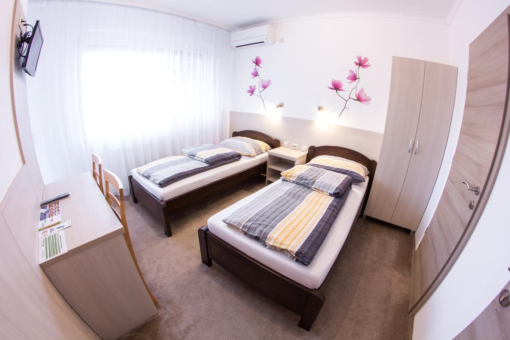 Vandor Vendeghaz Szeged Luaran gambar