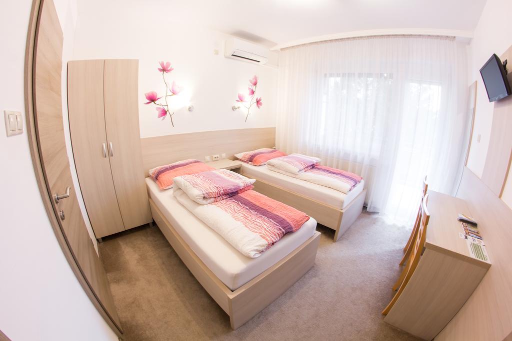 Vandor Vendeghaz Szeged Luaran gambar